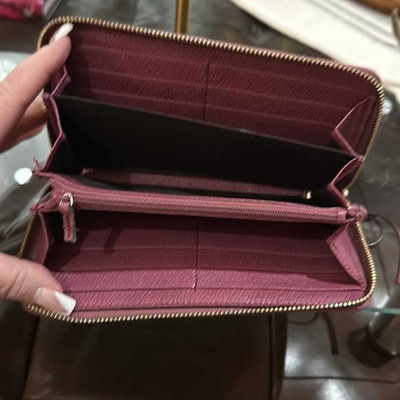 🔥Authentic Gucci GG Canvas Zip Wallet w/Pink Leather Trim, BEAUTIFUL! VGUC🔥 - Picture 13 of 15